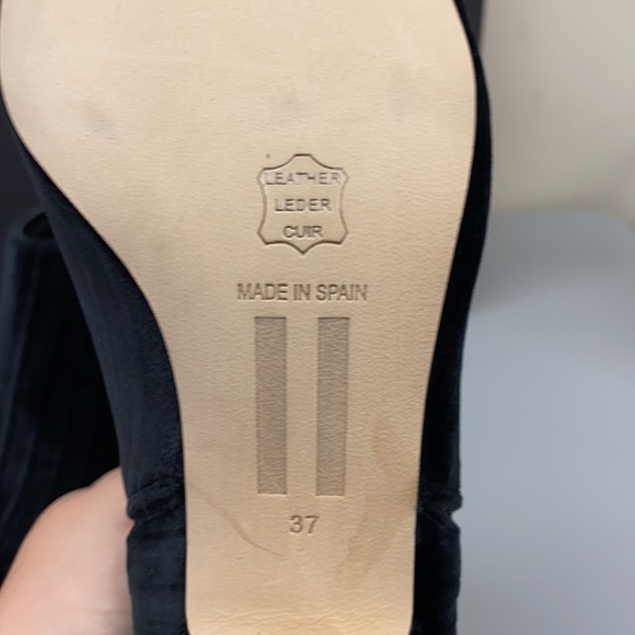 Miista Black Velvet booties perfect for fall ! - Picture 5 of 6